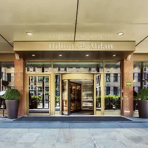 **** Otel Hilton İtalya